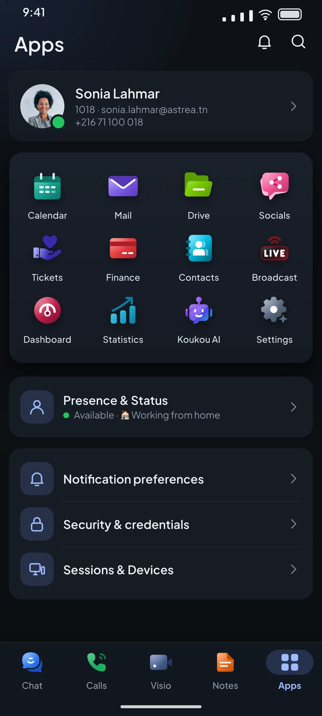 The Apps screen of the mobile app: the app grid (Calendar, Mail, Drive, Contacts, Broadcast…) and the bottom bar Chat, Calls, Visio, Notes.